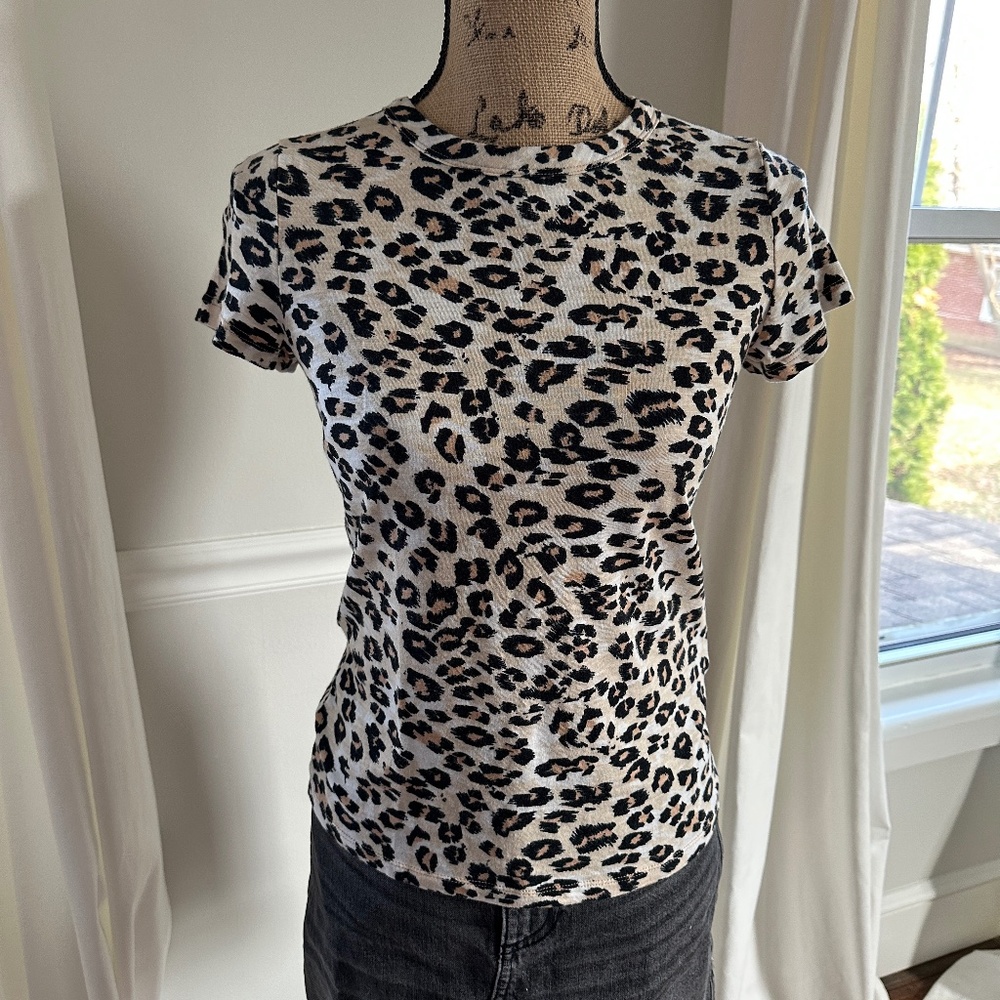 BR Cozy Slub animal print Round neck Tee | Big Cat print